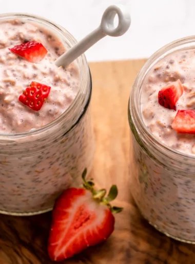 strawberry _overnight_oats_img